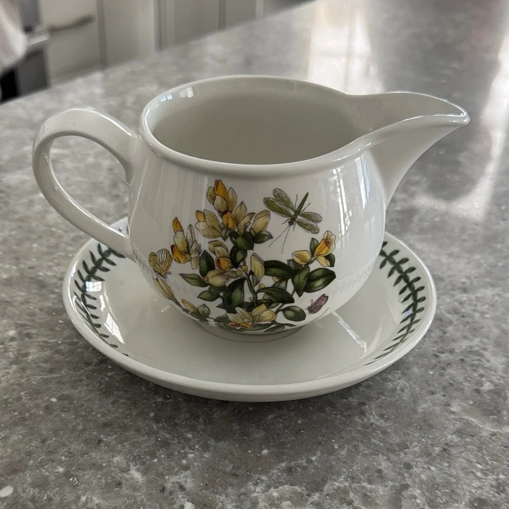 Never used Portmeirion Botanic Gardens Gravy Boat and under plate - Picture 1 of 5